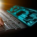 Ludzka ręka za pomocą komputera z futurystycznym ekranem hologramu przemysłu na ciemnym tle renderowania 3D